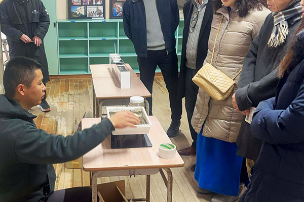 液状化現象実験の様子